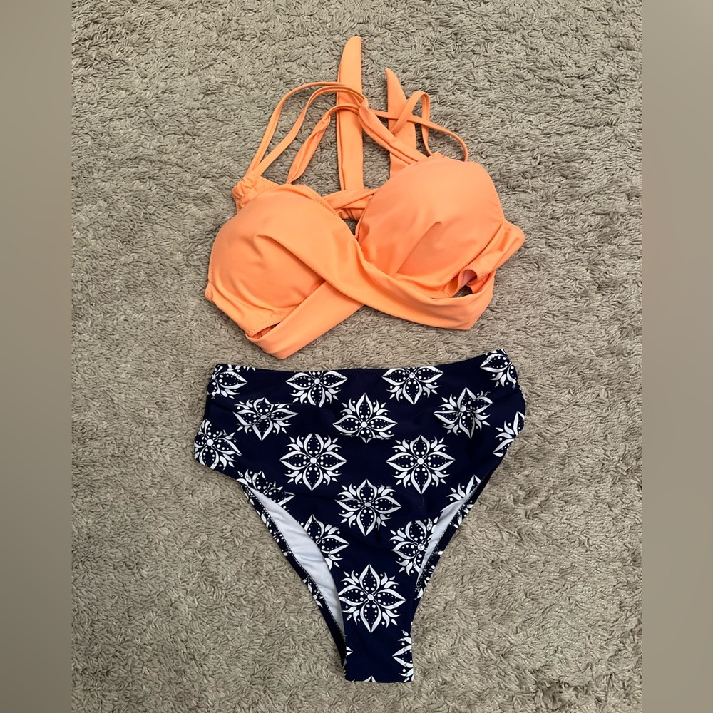 NWOT/ size small cupshe bikini set . High waisted bottom
